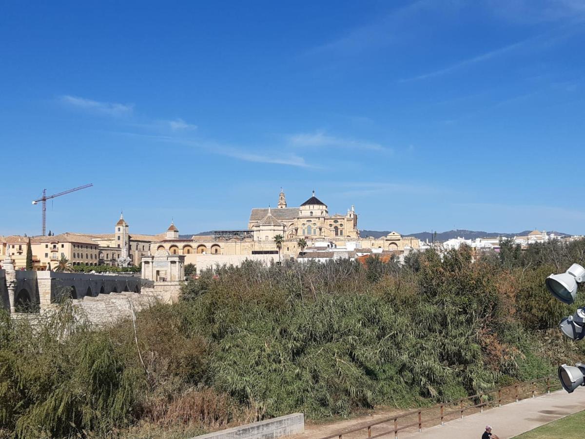 Loft La Calahorra Con Posibilidad De Aparcamiento Pregunta Por El Pack Mas Amor Cordoba Exterior photo